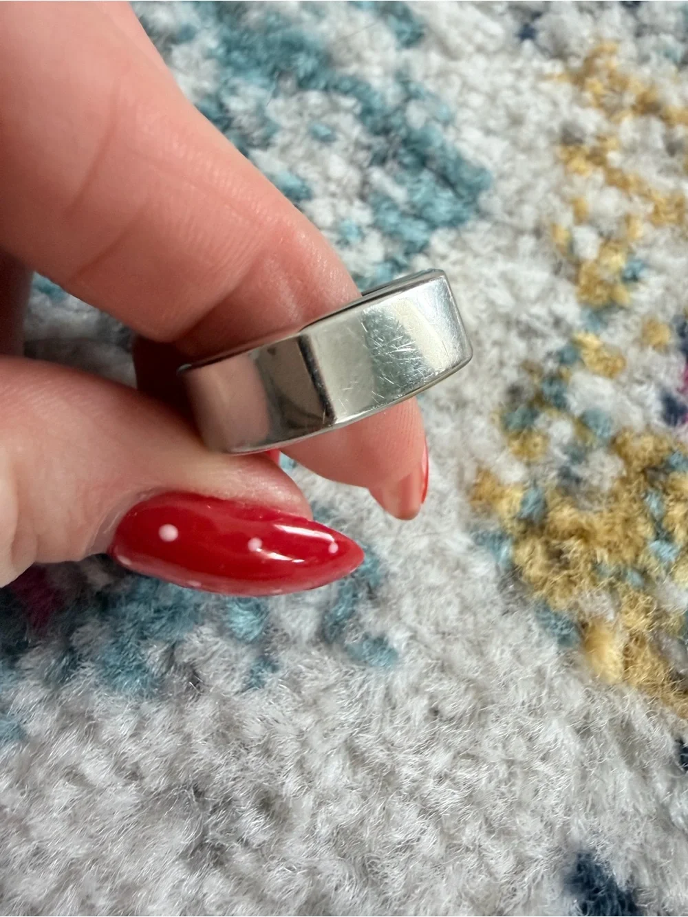 Oura ring gen 2 with charger good condition size 8